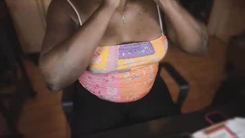 Naomi online show from November 20, 2025, 6:13 am