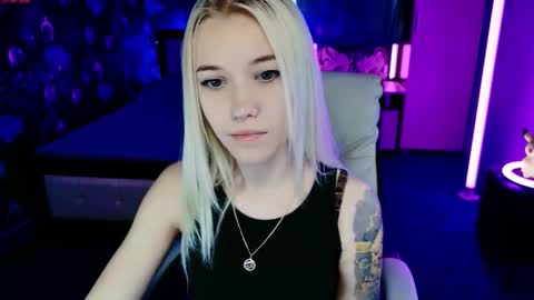 naomihita online show from November 7, 2025, 11:10 am