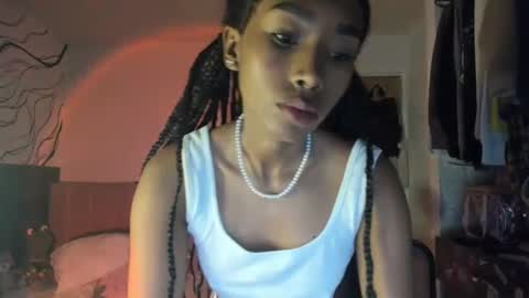 Naomii online show from January 10, 2025, 1:32 am