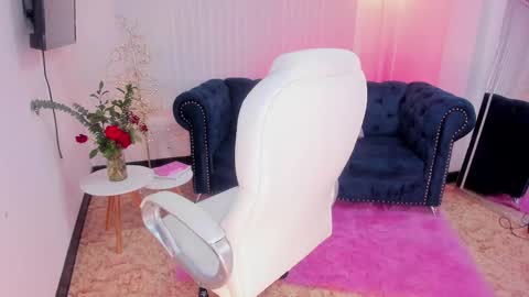 Snapshot of naomii_campbell_ chatting on February 16, 2025, 4:42 pm Naomi Campbell online show from February 16, 2025, 4:42 pm