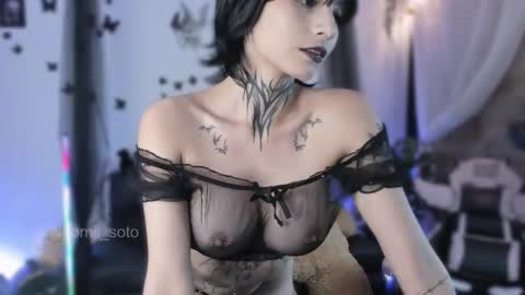 Naomi online show from November 26, 2025, 8:21 pm