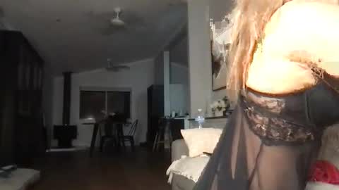 Snapshot of naomirhoades chatting on March 8, 2025, 3:02 pm naomirhoades online show from March 8, 2025, 3:02 pm