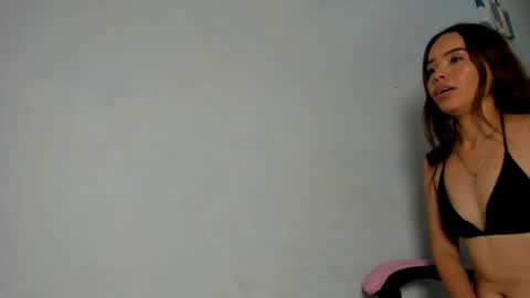 naomis_35 online show from October 29, 2025, 10:11 pm