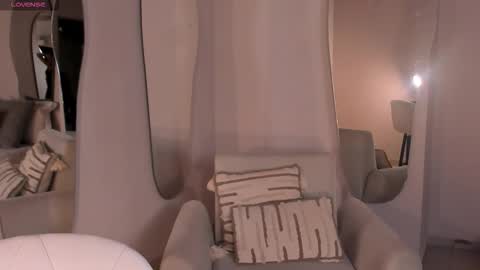 Snapshot of naomisainz chatting on September 22, 2025, 12:29 pm Naomi online show from September 22, 2025, 12:29 pm