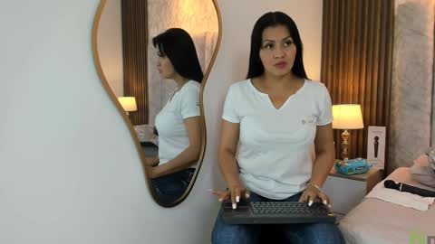 Snapshot of naomy_smithx chatting on March 5, 2025, 6:45 pm Naomy Smith online show from March 5, 2025, 6:45 pm