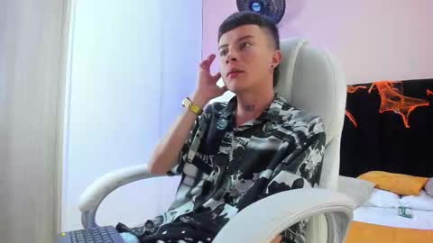 Snapshot of nascary_fox chatting on October 12, 2025, 1:10 pm Nascary Fox online show from October 12, 2025, 1:10 pm