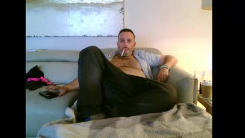 Snapshot of nassobout chatting on September 17, 2025, 11:17 pm nassobout online show from September 17, 2025, 11:17 pm
