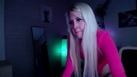 Snapshot of nastasya_cute chatting on December 7, 2024, 1:47 am Nastya online show from December 7, 2024, 1:47 am