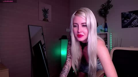 Snapshot of nastasya_cute chatting on January 13, 2025, 1:45 am Nastya online show from January 13, 2025, 1:45 am
