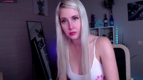 Snapshot of nastasya_cute chatting on January 31, 2025, 4:58 am Nastya online show from January 31, 2025, 4:58 am