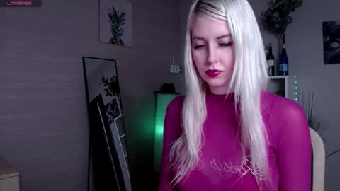 Snapshot of nastasya_cute chatting on February 5, 2025, 1:37 am Nastya online show from February 5, 2025, 1:37 am