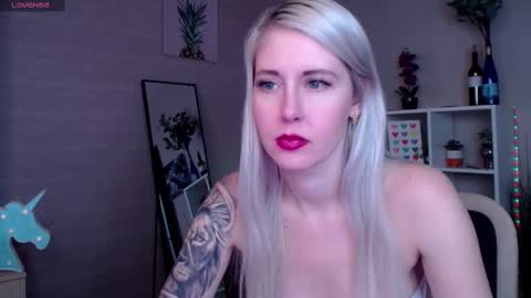 Snapshot of nastasya_cute chatting on February 15, 2025, 4:58 am Nastya online show from February 15, 2025, 4:58 am
