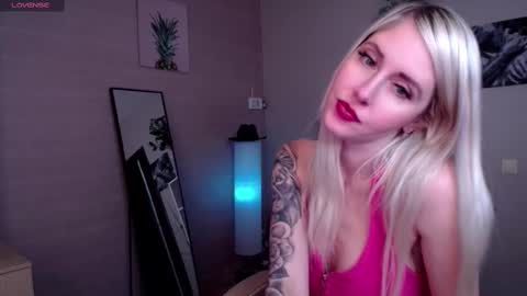 Snapshot of nastasya_cute chatting on March 3, 2025, 4:58 am Nastya online show from March 3, 2025, 4:58 am