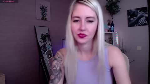 Snapshot of nastasya_cute chatting on March 11, 2025, 4:54 am Nastya online show from March 11, 2025, 4:54 am