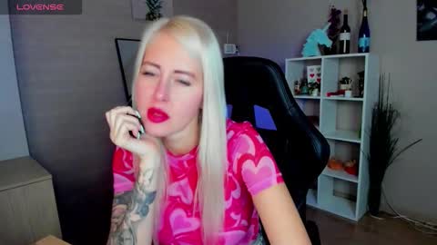Snapshot of nastasya_cute chatting on October 1, 2025, 1:55 am Nastya online show from October 1, 2025, 1:55 am