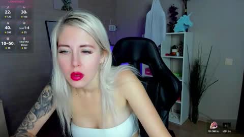 Snapshot of nastasya_cute chatting on November 12, 2025, 1:50 am Nastya online show from November 12, 2025, 1:50 am