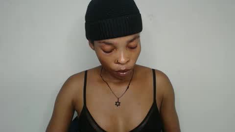 bella online show from November 11, 2025, 8:31 pm