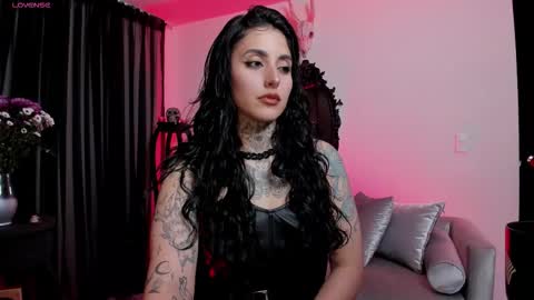 Snapshot of nasty_alice1 chatting on November 21, 2025, 8:24 am Goddess Alice online show from November 21, 2025, 8:24 am