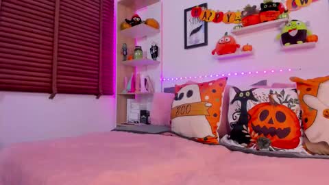 nata_villalobos online show from November 2, 2025, 11:18 pm