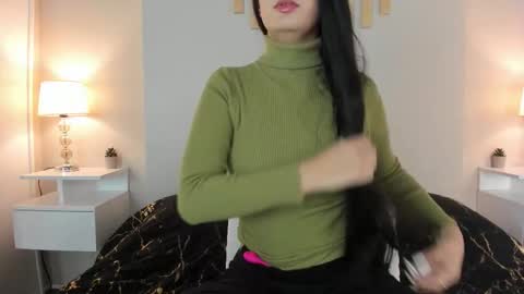 Natacha Diaz online show from November 20, 2025, 11:32 am