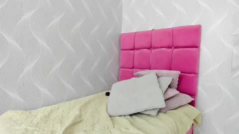 Snapshot of natalia_aguirre chatting on December 23, 2024, 6:37 pm Naty online show from December 23, 2024, 6:37 pm