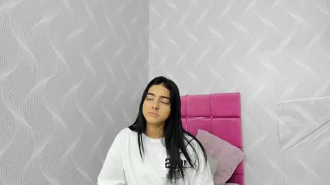 Snapshot of natalia_aguirre chatting on January 7, 2025, 12:31 pm Naty online show from January 7, 2025, 12:31 pm