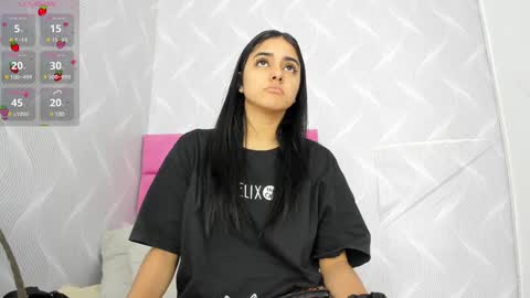 Snapshot of natalia_aguirre chatting on January 16, 2025, 12:20 pm Naty online show from January 16, 2025, 12:20 pm