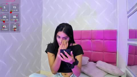 Snapshot of natalia_aguirre chatting on February 4, 2025, 12:22 pm Naty online show from February 4, 2025, 12:22 pm