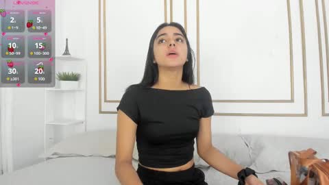 Snapshot of natalia_aguirre chatting on February 25, 2025, 12:24 pm Naty online show from February 25, 2025, 12:24 pm
