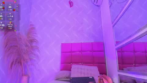 Snapshot of natalia_aguirre chatting on February 26, 2025, 12:25 pm Naty online show from February 26, 2025, 12:25 pm
