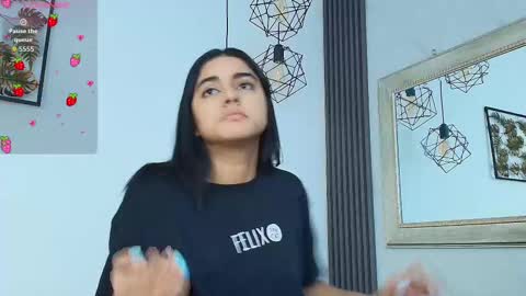 Snapshot of natalia_aguirre chatting on September 12, 2025, 12:16 pm Naty online show from September 12, 2025, 12:16 pm