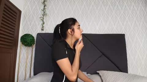 Snapshot of natalia_aguirre chatting on September 16, 2025, 12:06 pm Naty online show from September 16, 2025, 12:06 pm