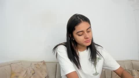 Snapshot of natalia_aguirre chatting on October 29, 2025, 12:07 pm Naty online show from October 29, 2025, 12:07 pm