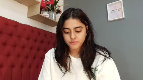 Snapshot of natalia_aguirre chatting on November 30, 2025, 12:20 pm Naty online show from November 30, 2025, 12:20 pm