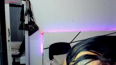 Snapshot of natalia_cb chatting on September 19, 2025, 9:43 am Natalia online show from September 19, 2025, 9:43 am