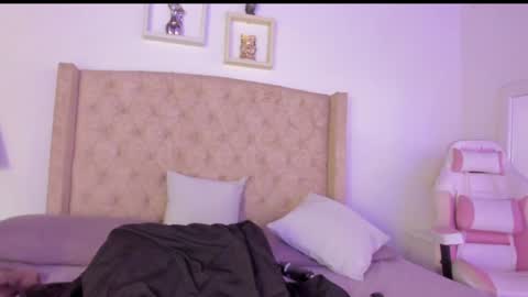 Snapshot of natalia_collinslim chatting on December 13, 2024, 3:49 am Natalia online show from December 13, 2024, 3:49 am