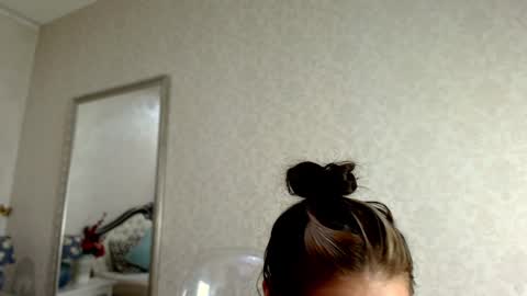 Snapshot of natalia_peach chatting on January 20, 2025, 5:04 am Wild influence online show from January 20, 2025, 5:04 am