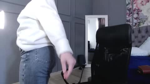 Natalie online show from February 20, 2025, 7:23 am