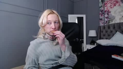 Natalie online show from February 28, 2025, 7:05 am