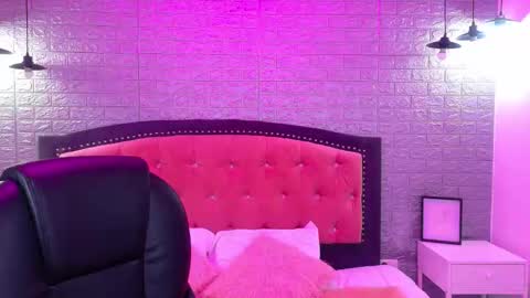 natalie  online show from September 24, 2025, 2:48 am