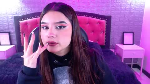 natalie  online show from October 16, 2025, 3:18 am