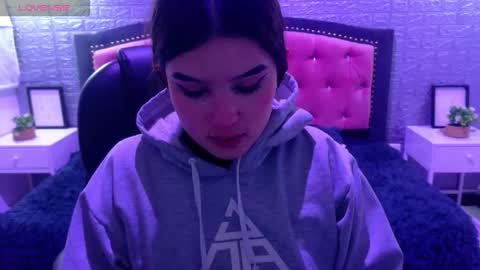 natalie  online show from October 20, 2025, 3:40 am