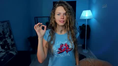 Natalie online show from September 17, 2025, 5:09 am