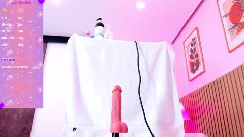 Nataly online show from November 18, 2025, 11:14 am