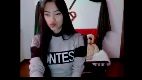 Snapshot of natalyescobar_lx chatting on March 3, 2025, 12:05 pm Nataly Escobar online show from March 3, 2025, 12:05 pm