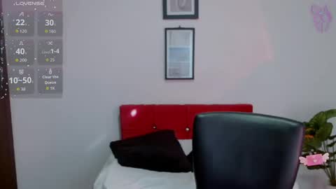 Snapshot of natalyescobar_lx chatting on November 20, 2025, 1:11 pm Nataly Escobar online show from November 20, 2025, 1:11 pm