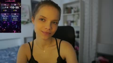 Snapshot of natasha__malkova chatting on October 13, 2025, 8:14 am natasha__malkova online show from October 13, 2025, 8:14 am