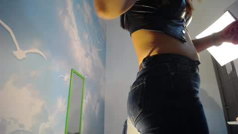 Snapshot of natasha_bernett chatting on January 14, 2025, 12:22 am Natasha Bernett online show from January 14, 2025, 12:22 am