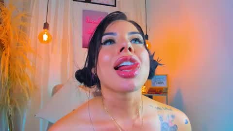 Snapshot of natasha_hartaman chatting on March 9, 2025, 11:46 pm       online show from March 9, 2025, 11:46 pm