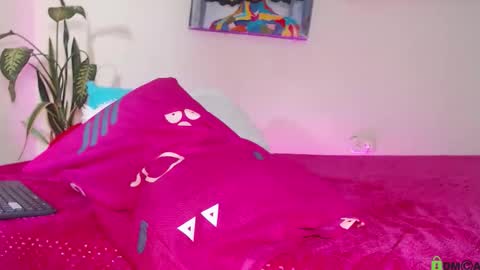 Natasha online show from October 23, 2025, 11:35 pm